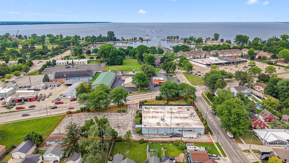 More Photos Of 254 Winnebago Dr, Fond Du Lac Office For Sale