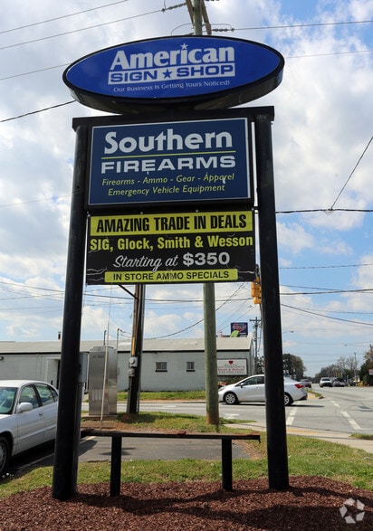 More Photos Of 5221-5223 W Market St, Greensboro Unknown For Lease