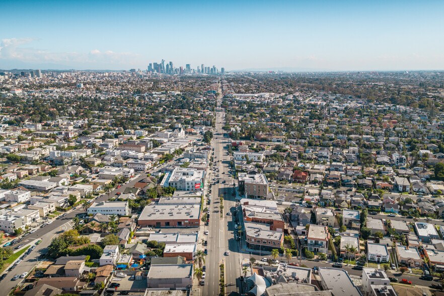 More Photos Of 4650 W Washington Blvd, Los Angeles Storefront For Lease