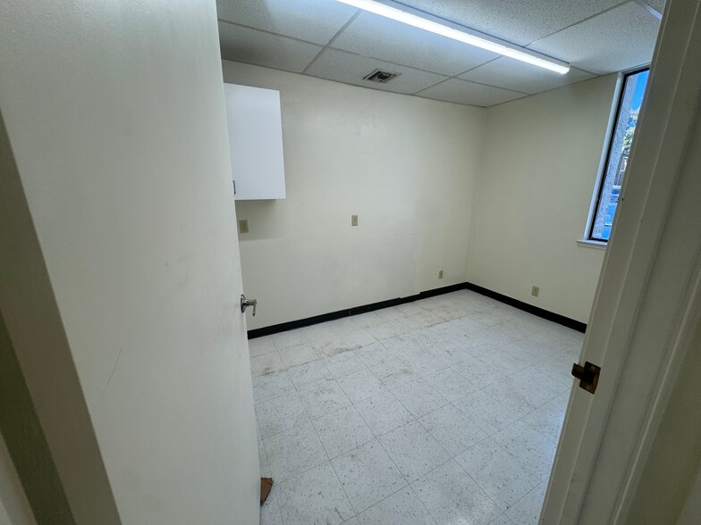 More Photos Of 2089 Vale Rd, San Pablo Office For Sale