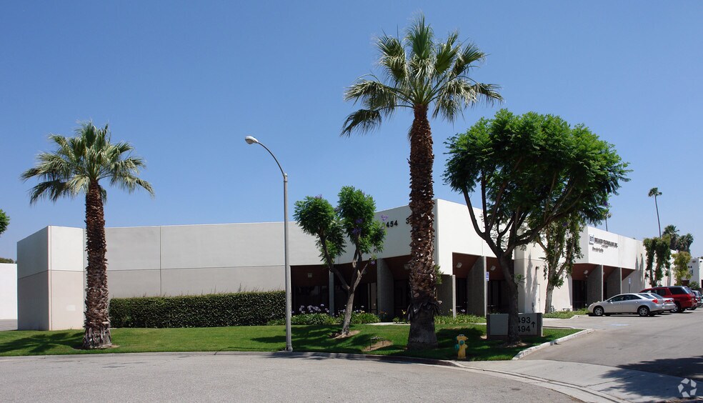 More Photos Of 3454-3464 Durahart St, Riverside Manufacturing For Lease