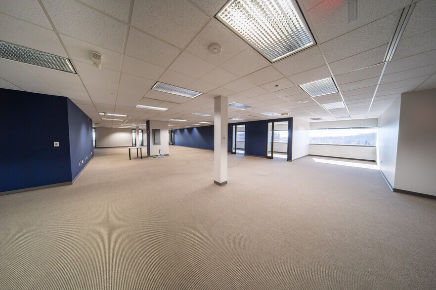 More Photos Of 901 Tower Dr, Troy Office For Lease
