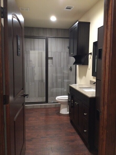 More Photos Of 8152 Spring Cypress Rd, Spring Light Distribution For Sale