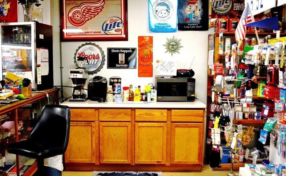 More Photos Of 8036 N Clare Ave, Harrison Convenience Store For Sale