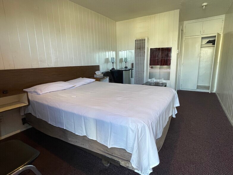 More Photos Of 9029 San Fernando Rd, Sun Valley Hotel For Sale
