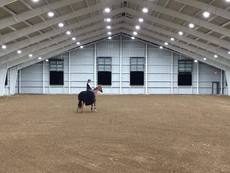 More Photos Of 55 Cox Neck Rd, Mattituck Horse Stables For Lease