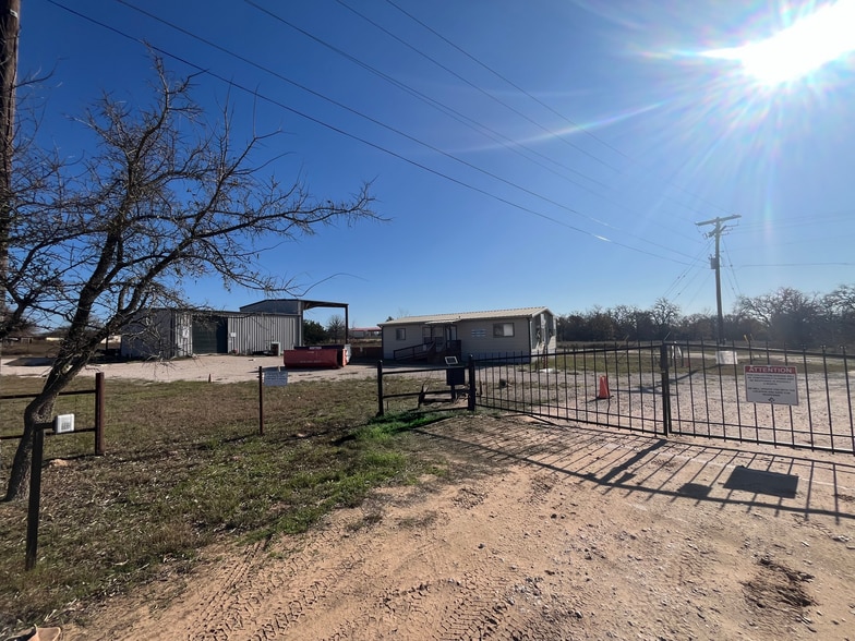 Primary Photo Of 413 FM 20, Bastrop Flex For Sale