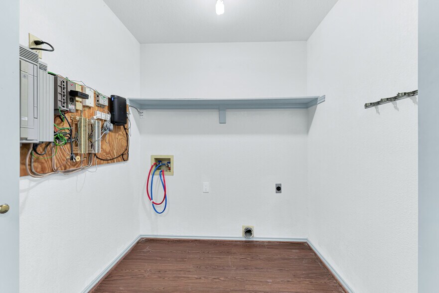 More Photos Of 326 S Edmonds Ln, Lewisville Medical For Lease