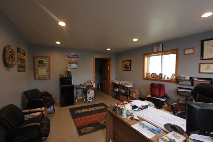 More Photos Of 48 S Main St, Andover Auto Repair For Sale