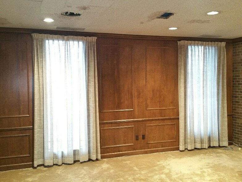 More Photos Of 2044 Peck St, Muskegon Warehouse For Sale