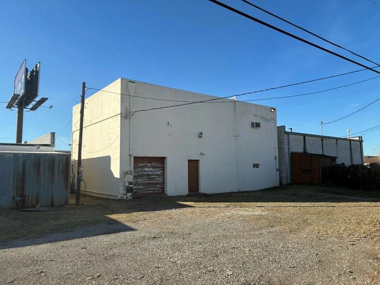 More Photos Of 313 NE 36th St, Oklahoma City Manufacturing For Sale
