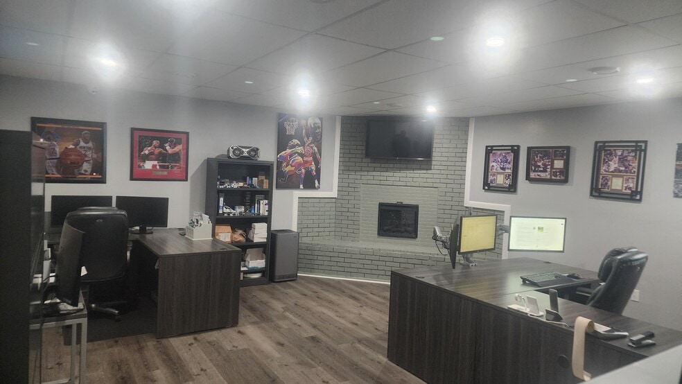 More Photos Of 1525 E Army Post Rd, Des Moines Auto Repair For Lease