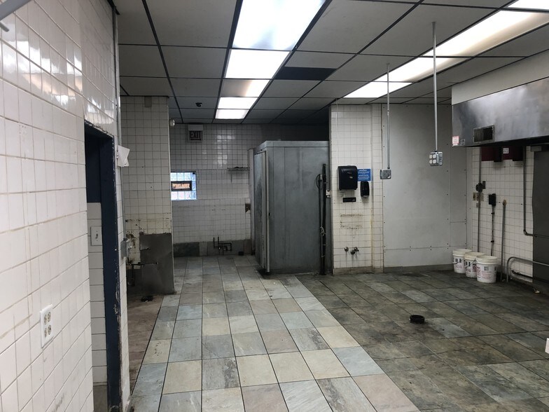 More Photos Of 1441-1445 W Fullerton Ave, Chicago Restaurant For Lease