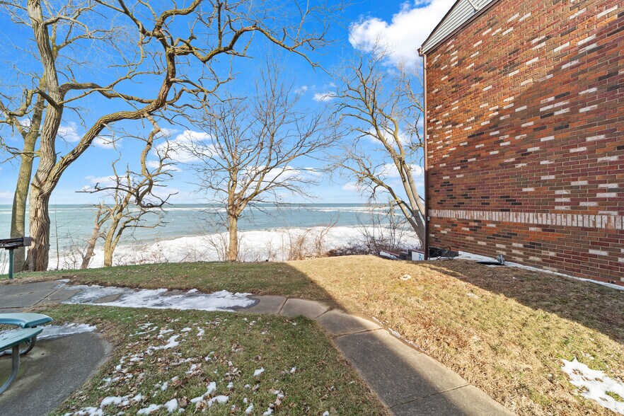 More Photos Of 4004 W Erie Ave, Lorain Apartments For Sale