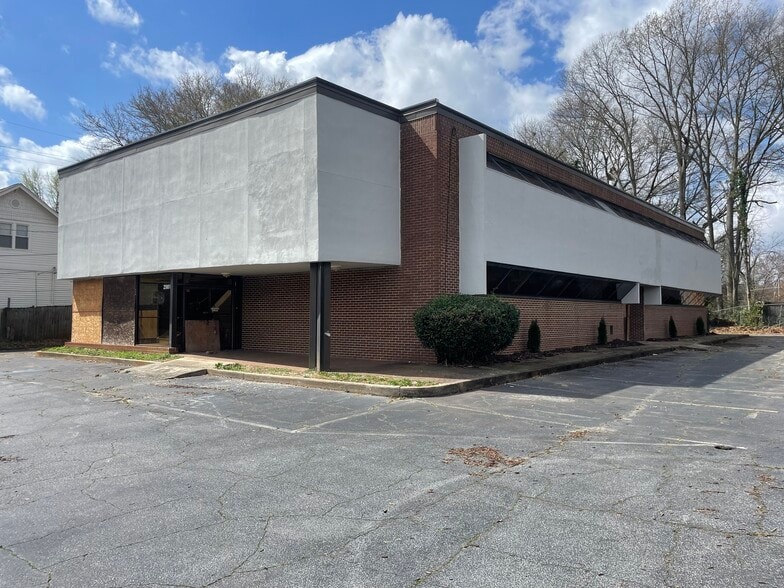 More Photos Of 2981 Church St, East Point Medical For Sale