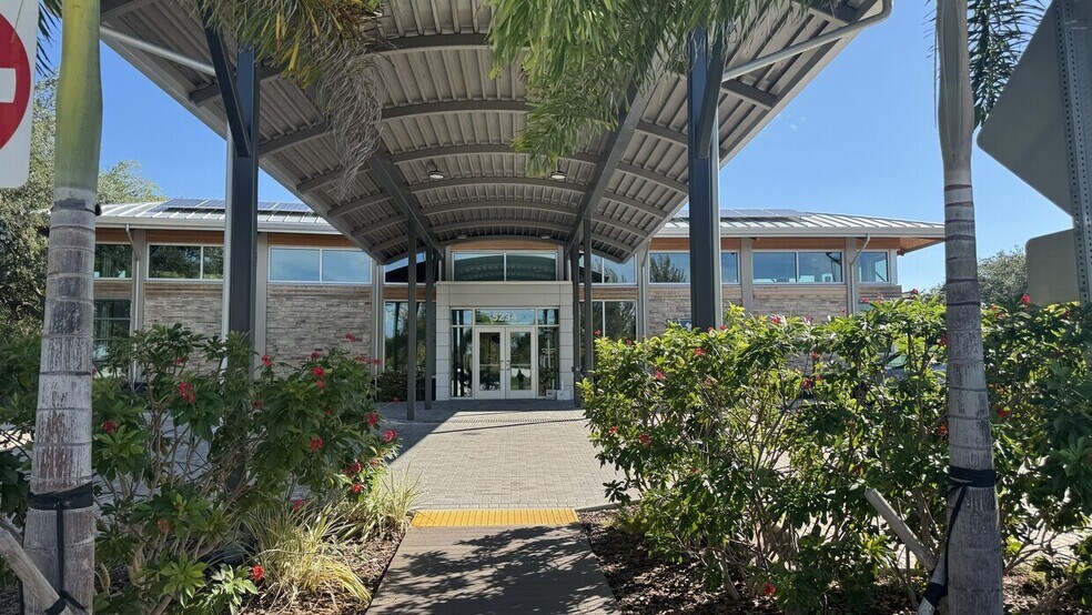 More Photos Of 5234 Little Rd, New Port Richey Medical For Lease