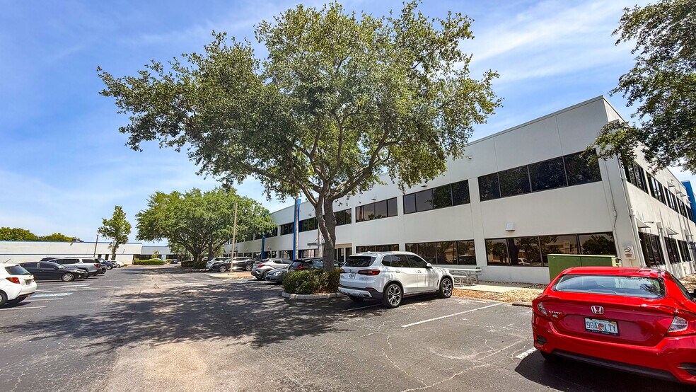 More Photos Of 7600 Southland Blvd, Orlando Unknown For Lease