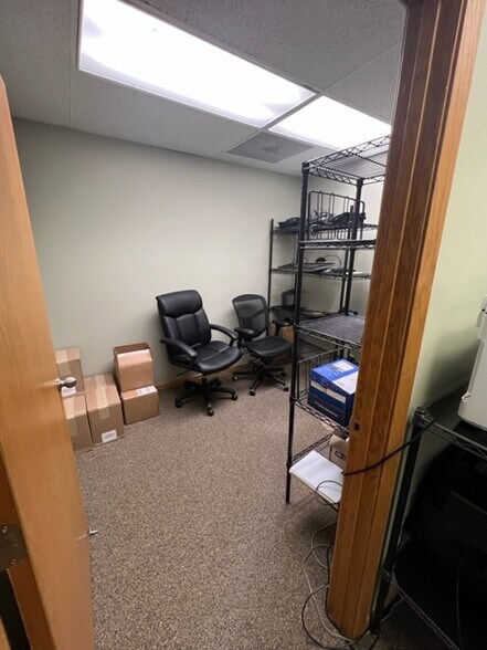 More Photos Of 4950-4960 Lincoln Dr, Edina Office For Sale