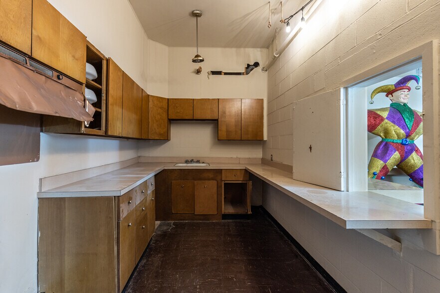More Photos Of 8871 Griffith Rd, Nashville Warehouse For Sale