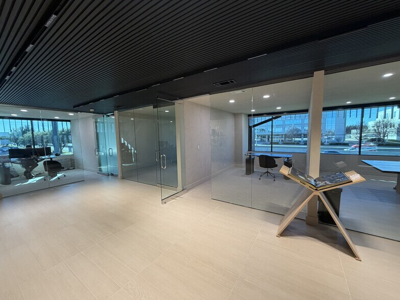 More Photos Of 17130 N Dallas Pky, Dallas Office For Sale