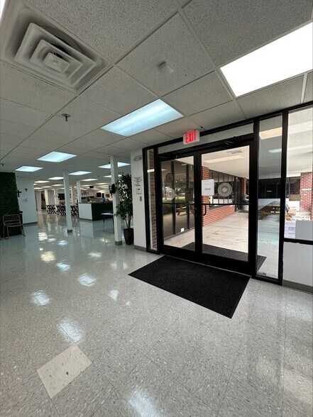 More Photos Of 2500 Almeda Ave, Norfolk Research And Development For Lease