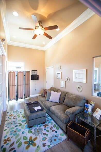 More Photos Of 2110 Railroad Ave, Redding Medical For Sale