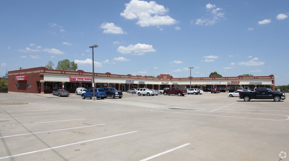More Photos Of 6900 Denton Hwy, Watauga Restaurant For Lease