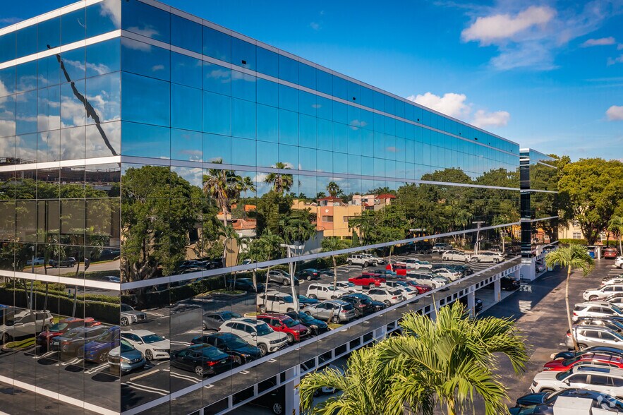 More Photos Of 7975 NW 154th St, Miami Lakes Medical For Lease