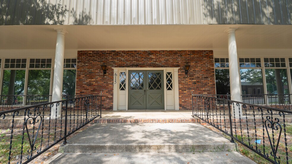 More Photos Of 615 N Main St, Moultrie Flex For Sale