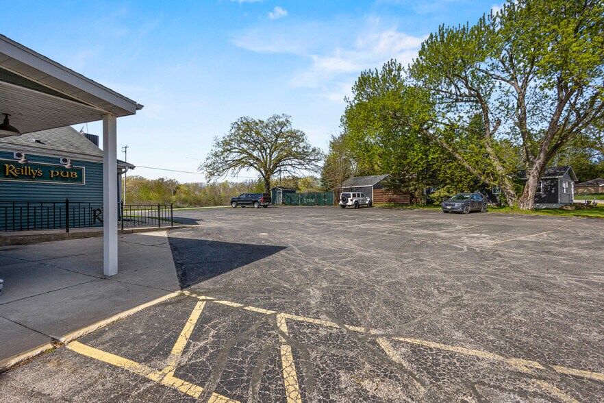 More Photos Of N4111 S Lakeshore Dr, Markesan Restaurant For Sale