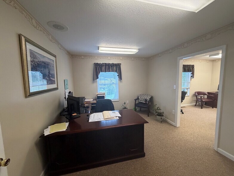 More Photos Of 730 E Second St, Blue Ridge Office For Sale