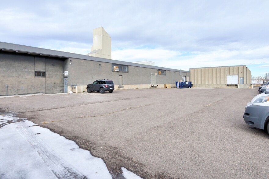 More Photos Of 1045 W 45th Ave, Denver Warehouse For Sale