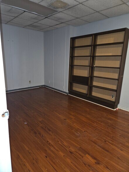 More Photos Of 683 Kearny Ave, Kearny Office For Sale