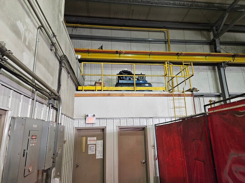 More Photos Of 501 14th Ave, Nisku Warehouse For Lease