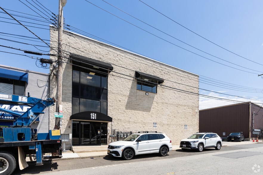 More Photos Of 151 Industrial Loop, Staten Island Storefront Retail Office For Sale
