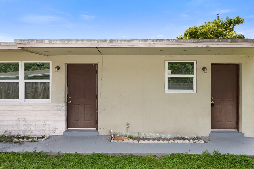 More Photos Of 5521 SW 34th St, Pembroke Park Multifamily For Sale