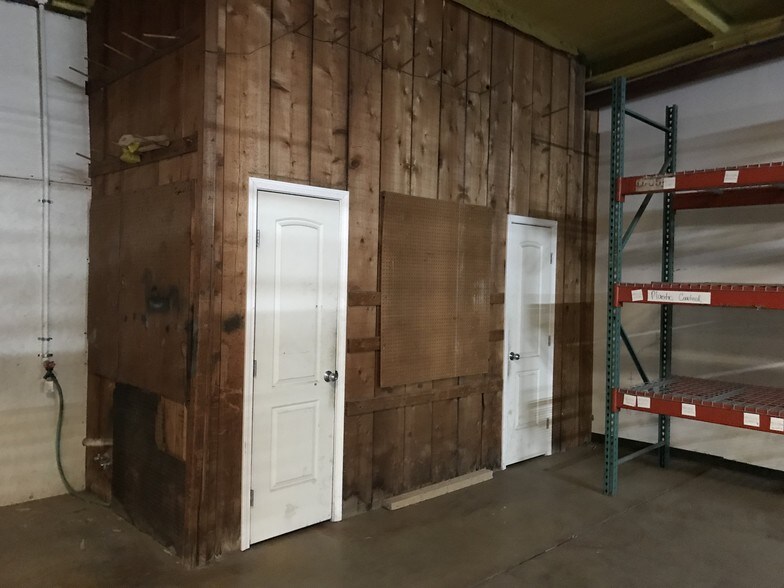 More Photos Of 1720 E 7th St, Odessa Industrial For Lease