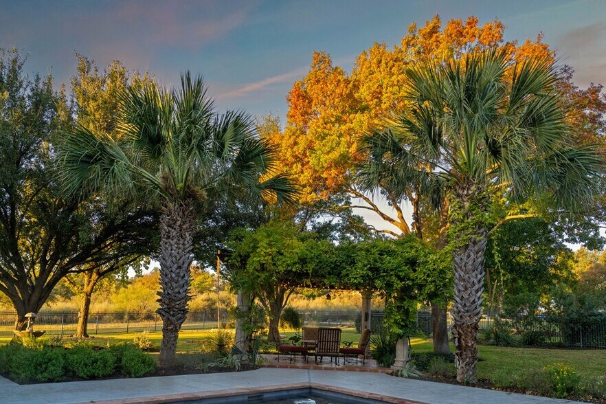 More Photos Of 2409 Commerce st, San Saba Land For Sale