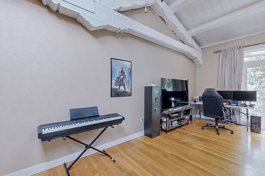More Photos Of 139 N Grand Ave, Pullman Apartments For Sale