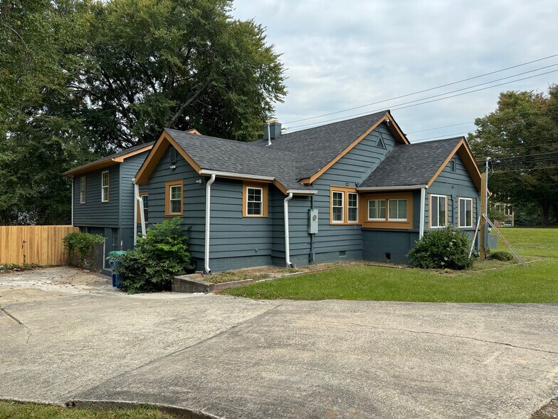 More Photos Of 5755 Stonewall Tell Rd, Atlanta Office For Sale