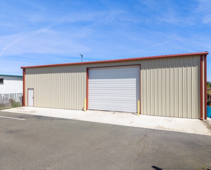 More Photos Of 2480 S Main St, Lakeport Office For Sale