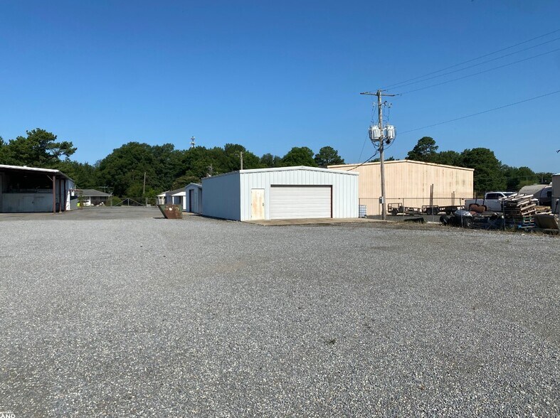 More Photos Of 1701 S Timber St, Stuttgart Office Residential For Sale