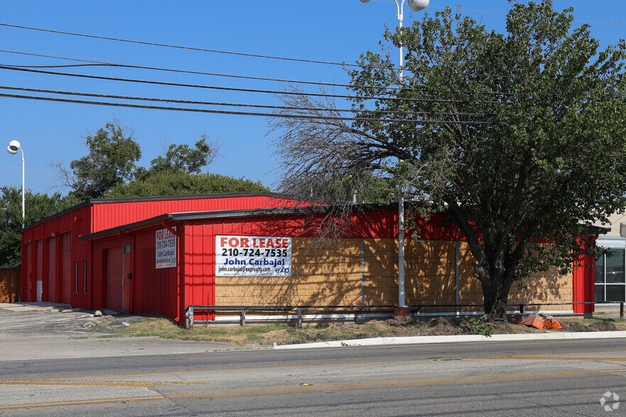 Primary Photo Of 2423 Broadway St, San Antonio Auto Repair For Lease