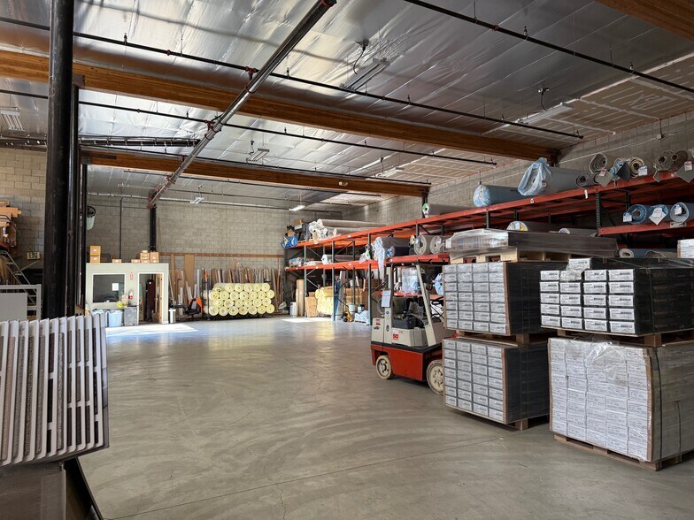 More Photos Of 28350 Roadside Dr, Agoura Hills Storefront For Sale