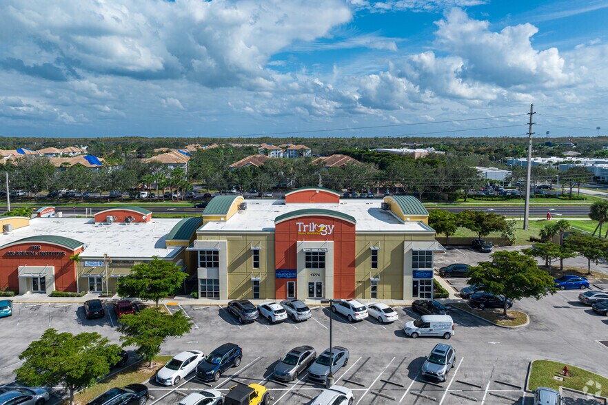 More Photos Of 13774 Plantation Rd, Fort Myers Medical For Lease