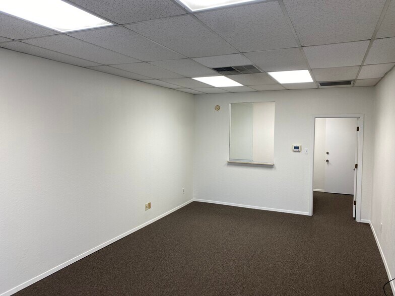 More Photos Of 7904-7908 NE Loop 820, North Richland Hills Unknown For Lease