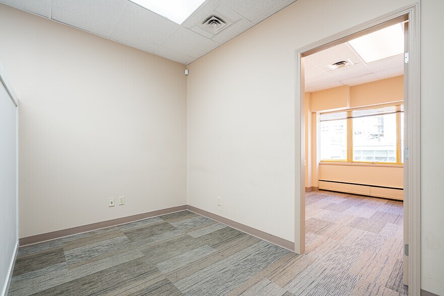 More Photos Of 550 Sixth St, New Westminster Office For Lease