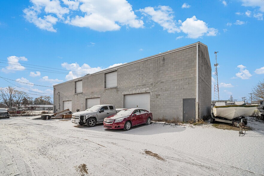 More Photos Of 715 Kingsbury St, Maumee Warehouse For Sale
