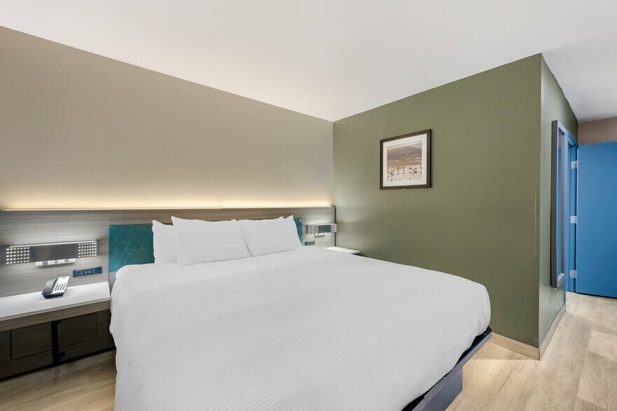 More Photos Of 412 US-70, Ruidoso Hotel For Sale