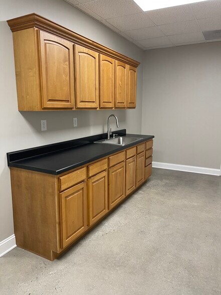 More Photos Of 155 N 85 Pky, Fayetteville Warehouse For Sale